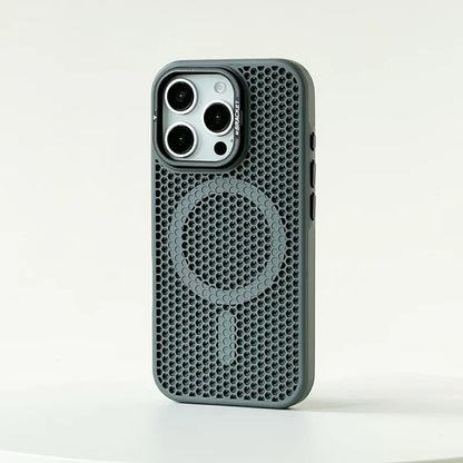 Funda MagSafe con rejilla de panal para iPhone 17, 17 Air, 16, 15, 14, 13, 12 Pro Max, soporte de lente de aleación y cubierta de carga inalámbrica.